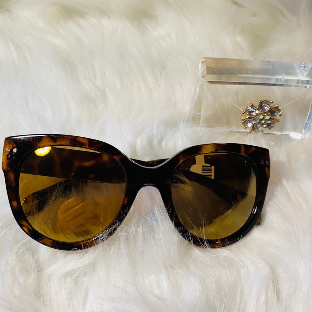 SUNGLASSES - TORTOISE